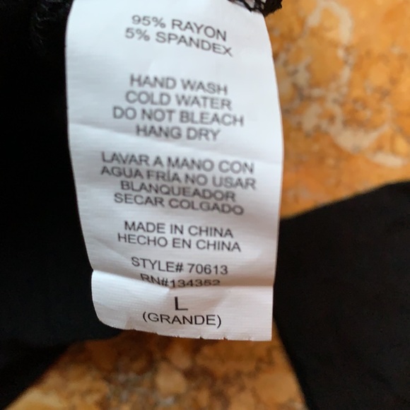 Ambiance V neck scrunch front black Longsleeve T - Picture 5 of 8